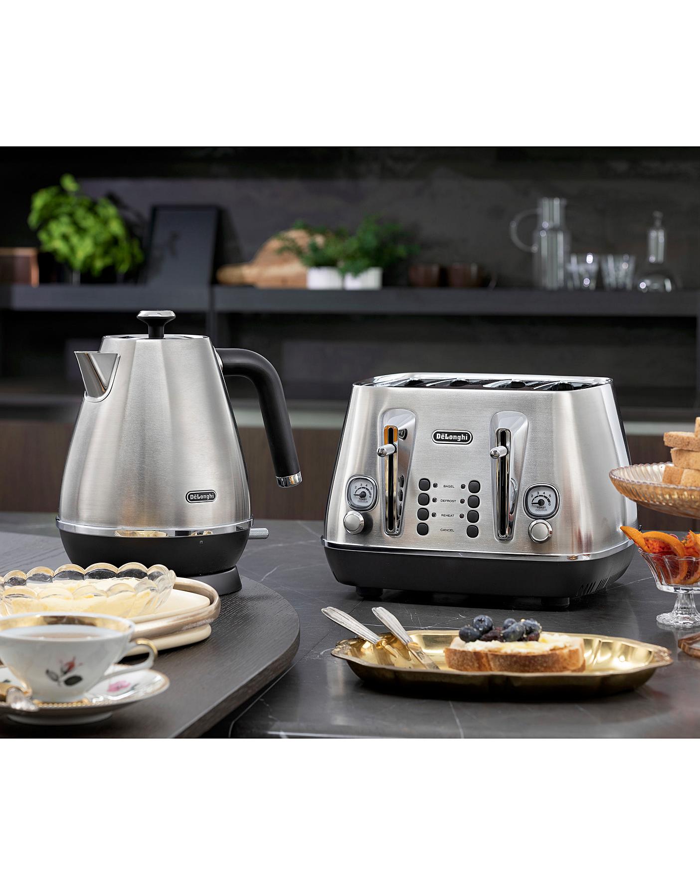 De Longhi Distinta X 4 Slice Toaster Premier Man