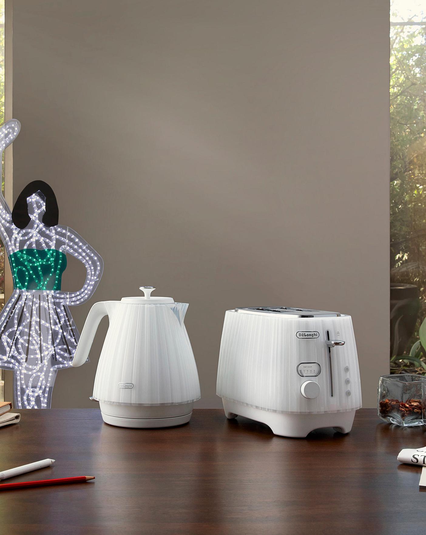 De Longhi Ballerina White Kettle