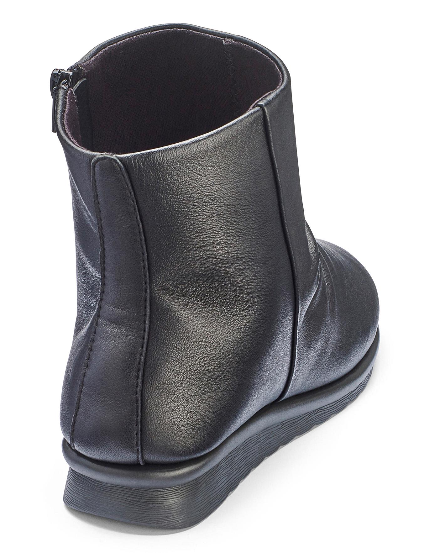 cushion walk boots wide fit