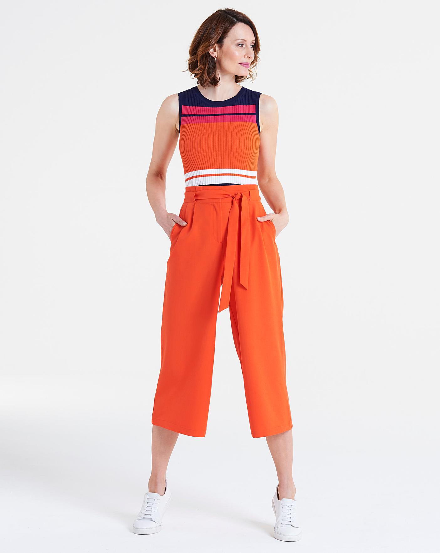 coloured cropped trousers