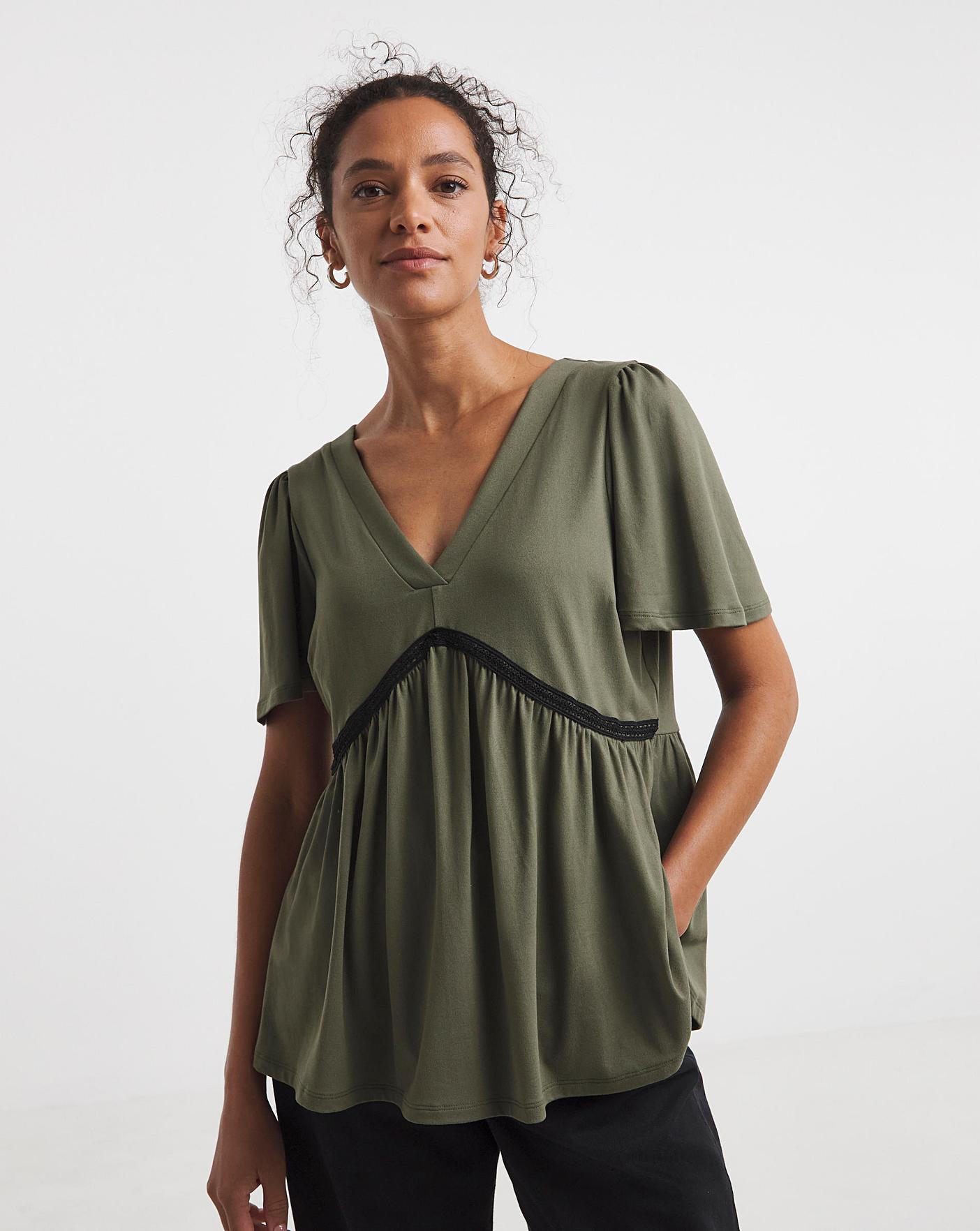 V-Neck Crochet Contrast Top | Oxendales