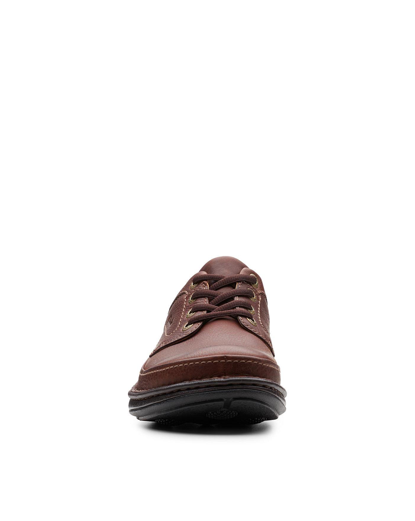 Clarks wide shop fitting shoes