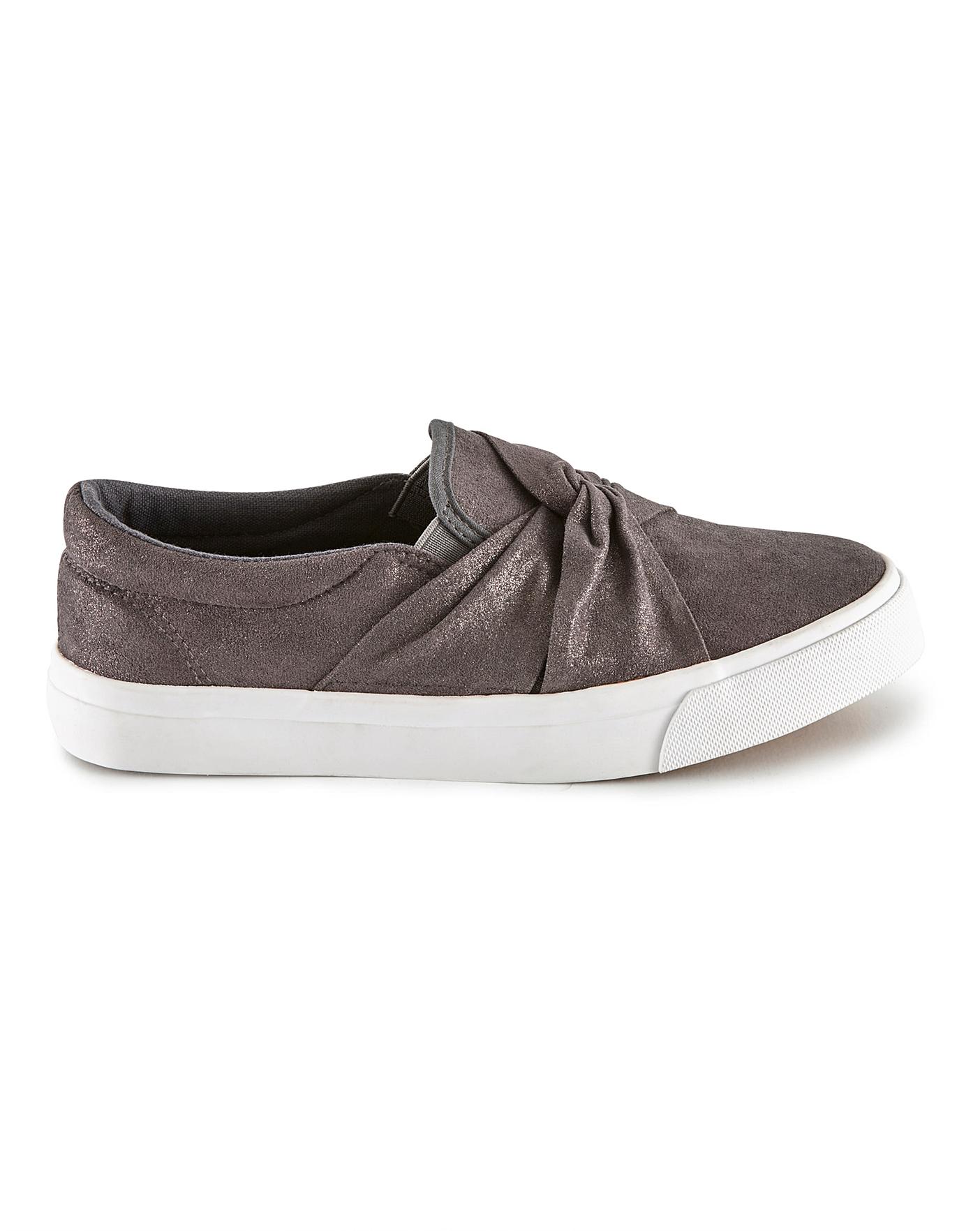 wide fit slip on pumps