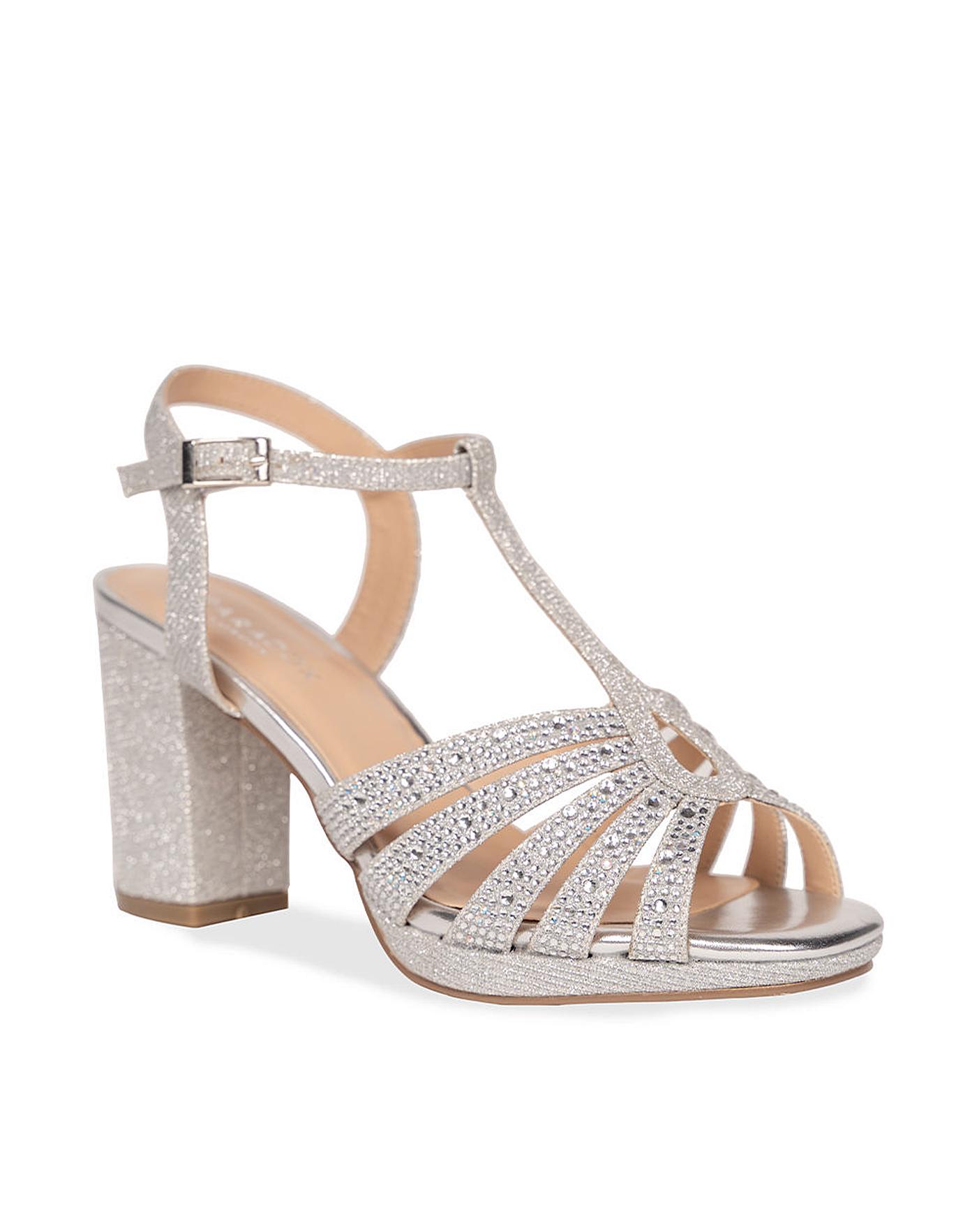 E fit clearance sandals