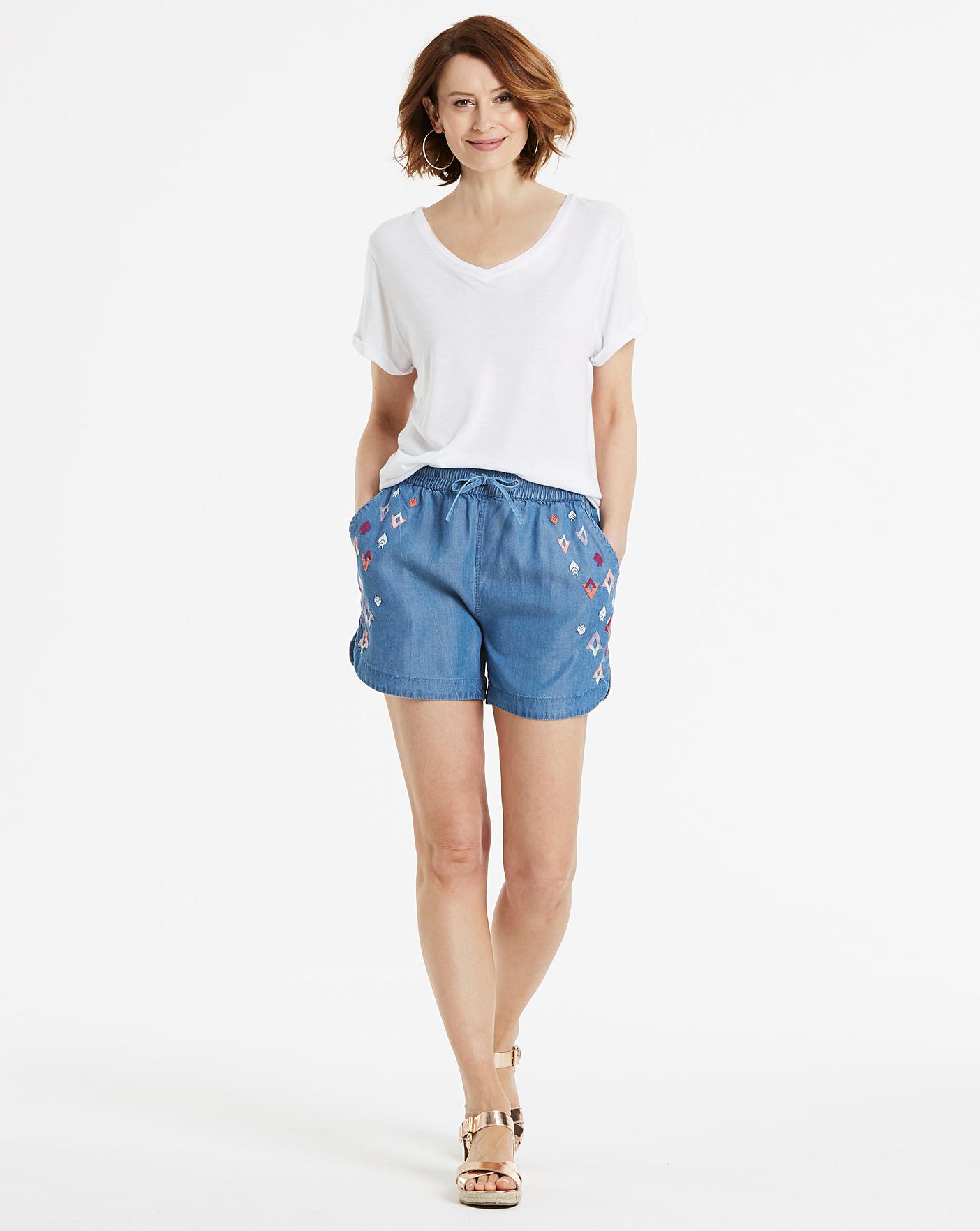 shorts embroidered