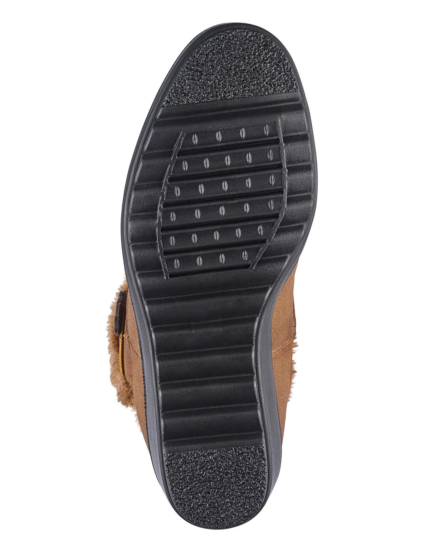 cushion walk boots wide fit