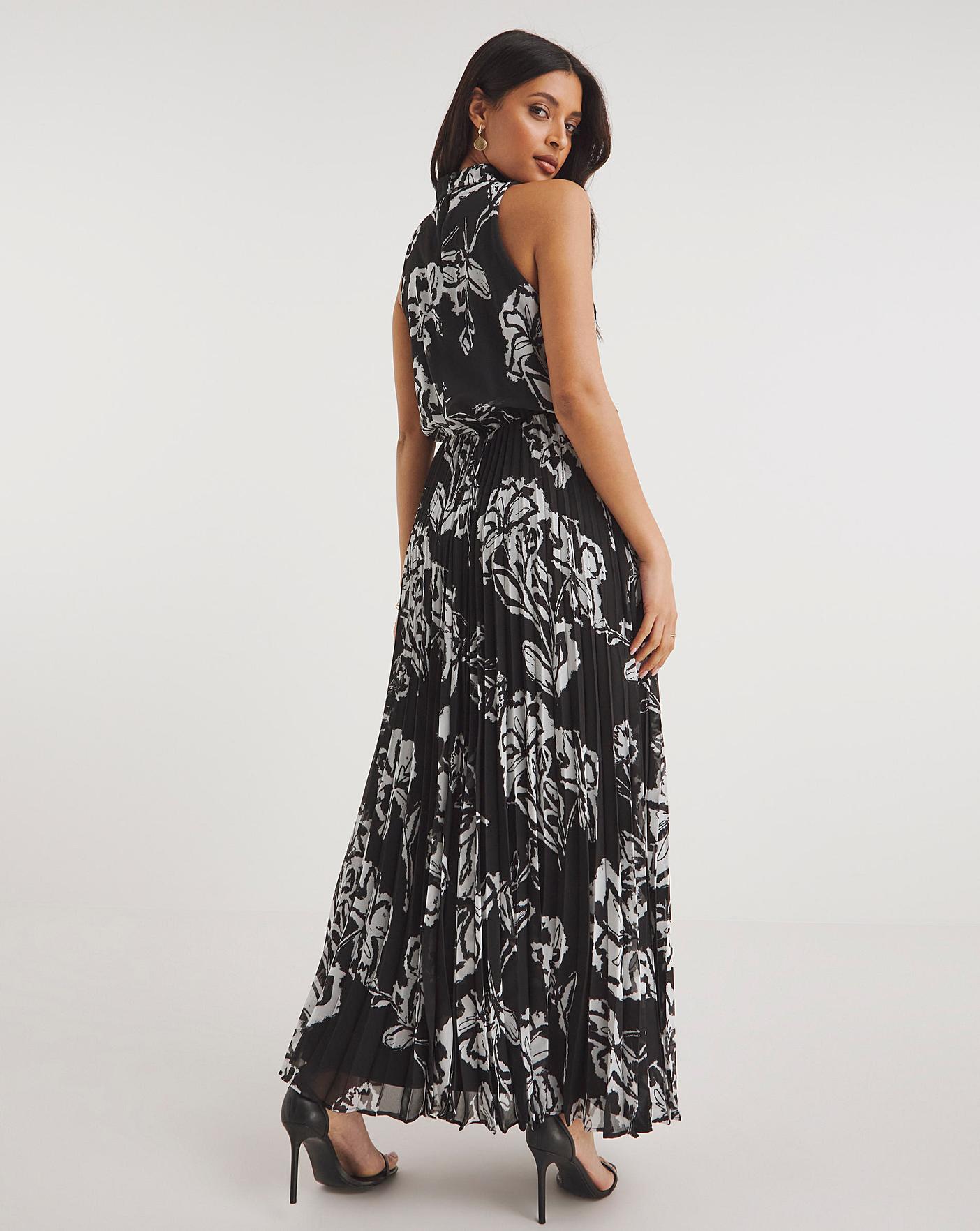 Box pleated hot sale maxi dress