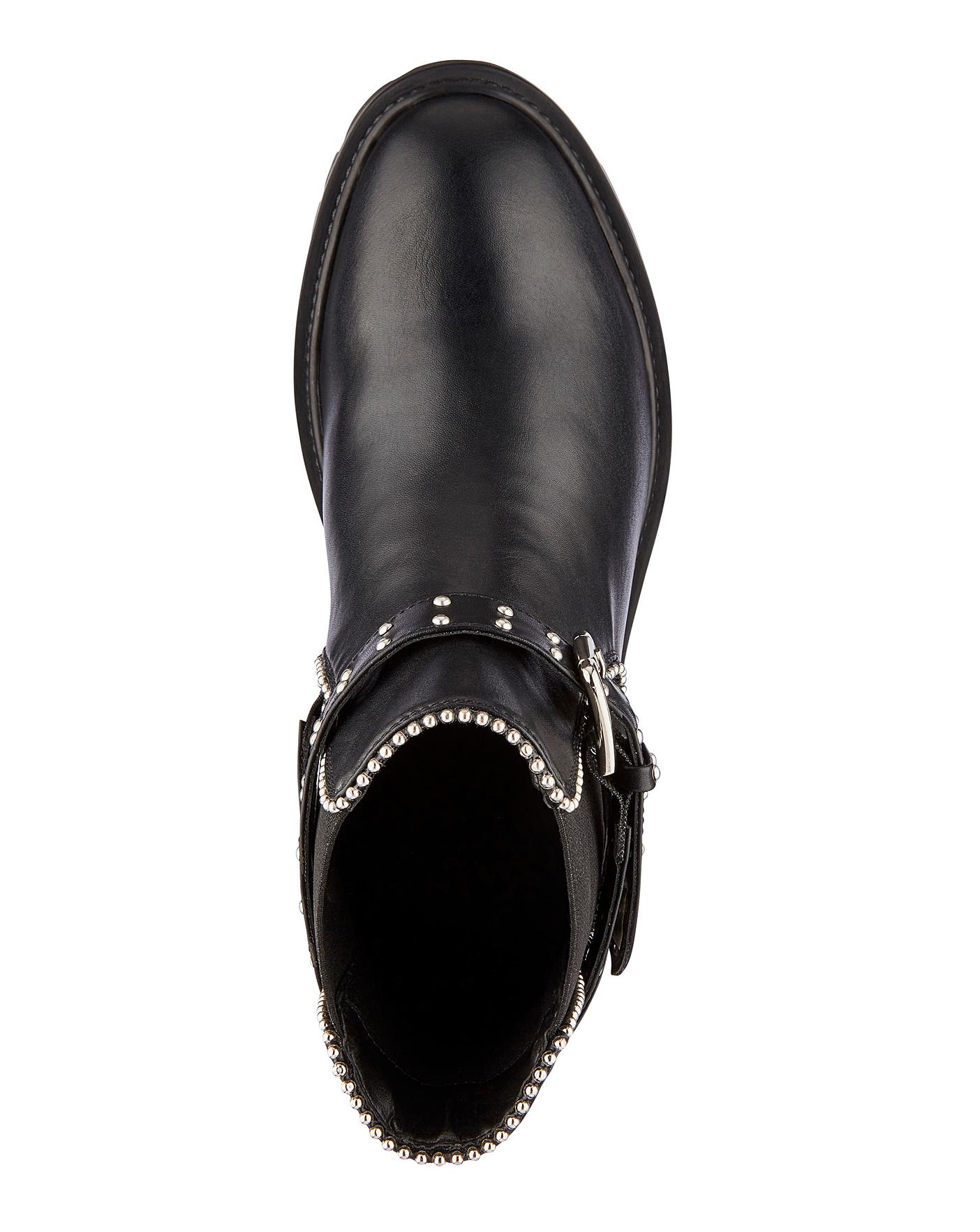 agnes chunky chelsea boots