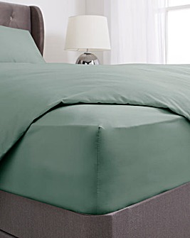 200 Thread Count Plain Dye 28cm Fitted Sheet