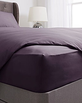 200 TC Plain Dyed Percale 28cm Fitted Sheet