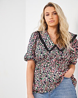 Ditsy Floral Contrast Collar Buttoned Short Sleeve Peplum Top