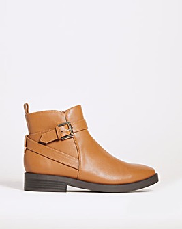 Basic Buckle Boot E Fit