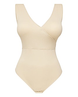 MAGIC Bodyfashion Medium Control Everyday Crossover Thong Body Sand