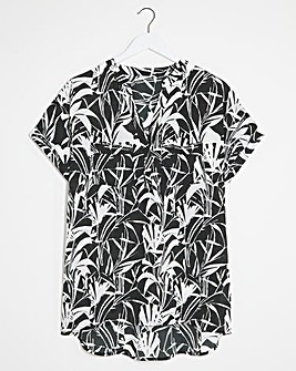Mono Print Short Sleeve Pocket Front Blouse
