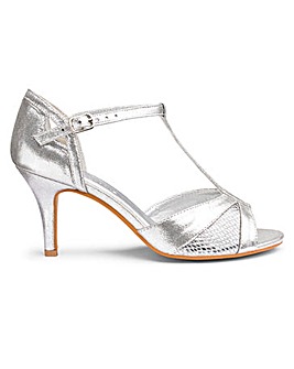 eee fit silver shoes