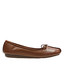 Clarks Freckle Ice Standard Fitting Shoes
