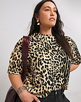 Leopard Crew Neck T-Shirt