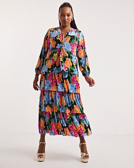 Floral Print Tiered Plisse Maxi Dress