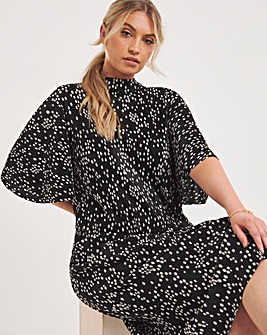 Mono Print Plisse Angel Sleeve Midi Dress