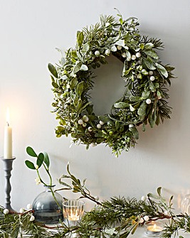 Christmas White Berry & Olive Leaf Wreath