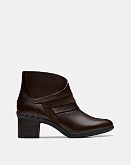 Clarks Shaya Sky Leather Boot Standard Fit