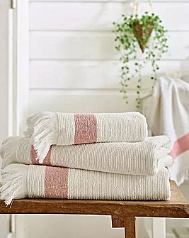 The Lyndon Company Oakwood Ridge Textured Fringed Towel