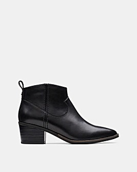 Clarks ankle boots ireland hotsell