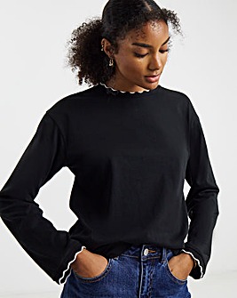 Black & White Scallop Edge Top