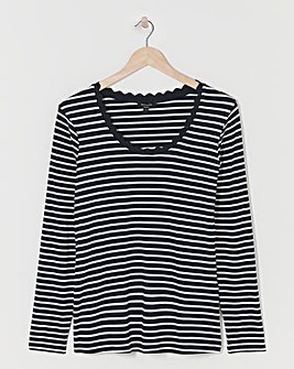 Stripe Scallop Scoop Neck Long Sleeve Top
