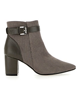 wide fit ankle boots ireland