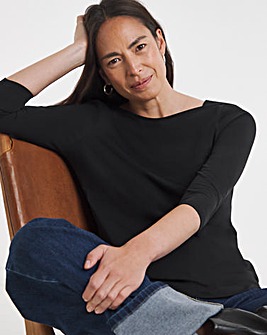 Slash Neck 3/4 Sleeve Top