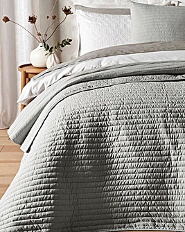 Catherine Lansfield Quilted Lines Bedspread