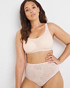 Triumph Fit Smart Lace Non Wired Padded Bra