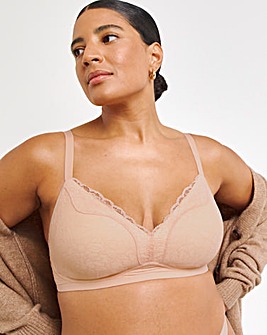 Triumph Fit Smart Lace Non Wired Padded Plunge Bra