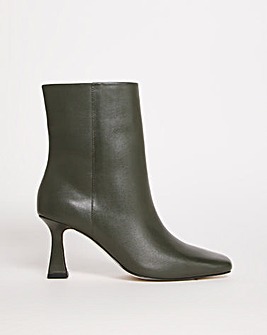 Leather Square Toe Boot EEE Fit