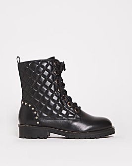 Leather Quilted Lace Ankle Boot E Fit