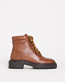 Leather Hiker Style Boot E Fit