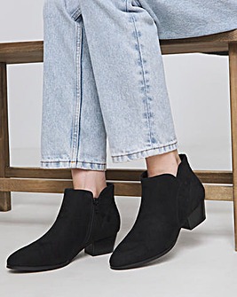 Meredith Ankle Western Boot Extra Wide EEE Fit