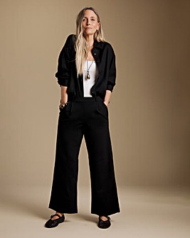 Slimma Black Comfort Fit Wide Leg Trouser Short