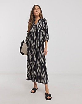 Border Print Kaftan Dress