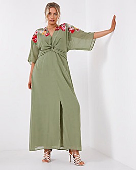 Hope & Ivy Cora Embroidered Maxi Dress