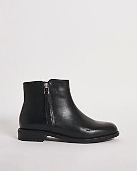 Leather Side Zip Boot EEE Fit