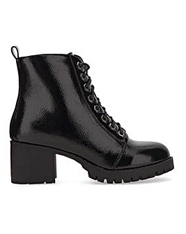 wide flat ankle boots