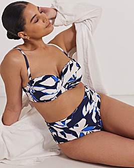 MAGISCULPT Twist Front Underwired Bandeau Bikini Top