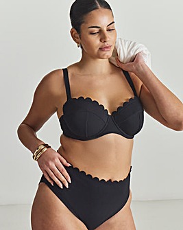 MAGISCULPT Medium Control Scallop Edge High Waist Bikini Bottoms