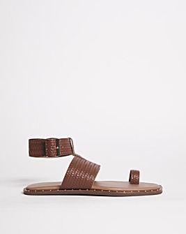 Leather Interweave Toe Ring Sandal EEE Fit