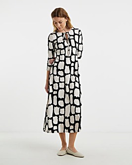 The Front Ruched Long Sleeve Dress