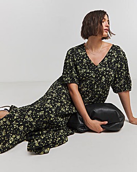 Ditsy Print Textured Puff Sleeve Midi Dress