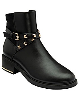 Lotus Alicia Boots. Standard D Fit.