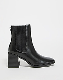 Siero Heeled Chelsea Ankle Boots Wide Fit